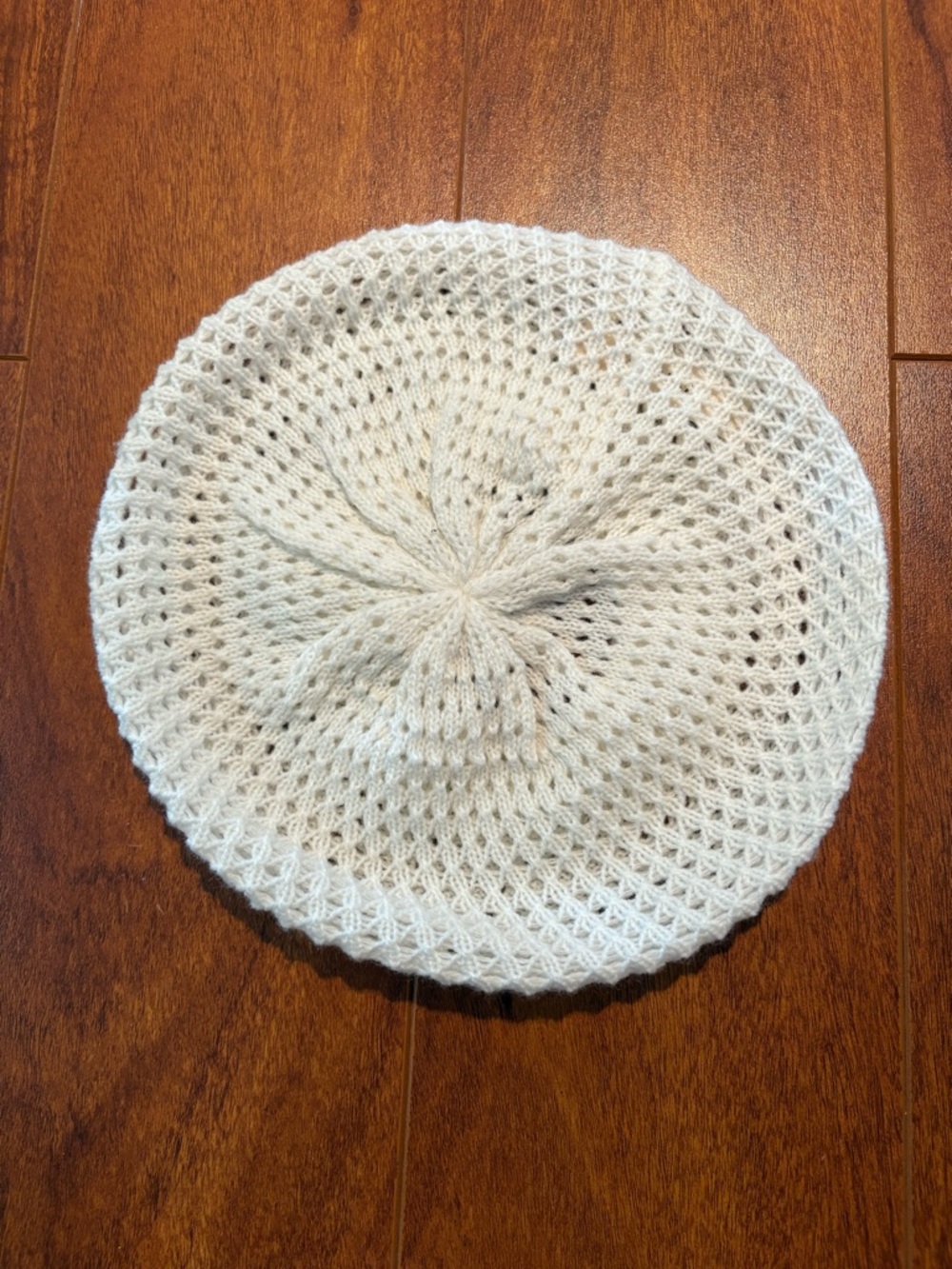 👗2 for $15 or 3 for $20👗White Crochet Beret Hat